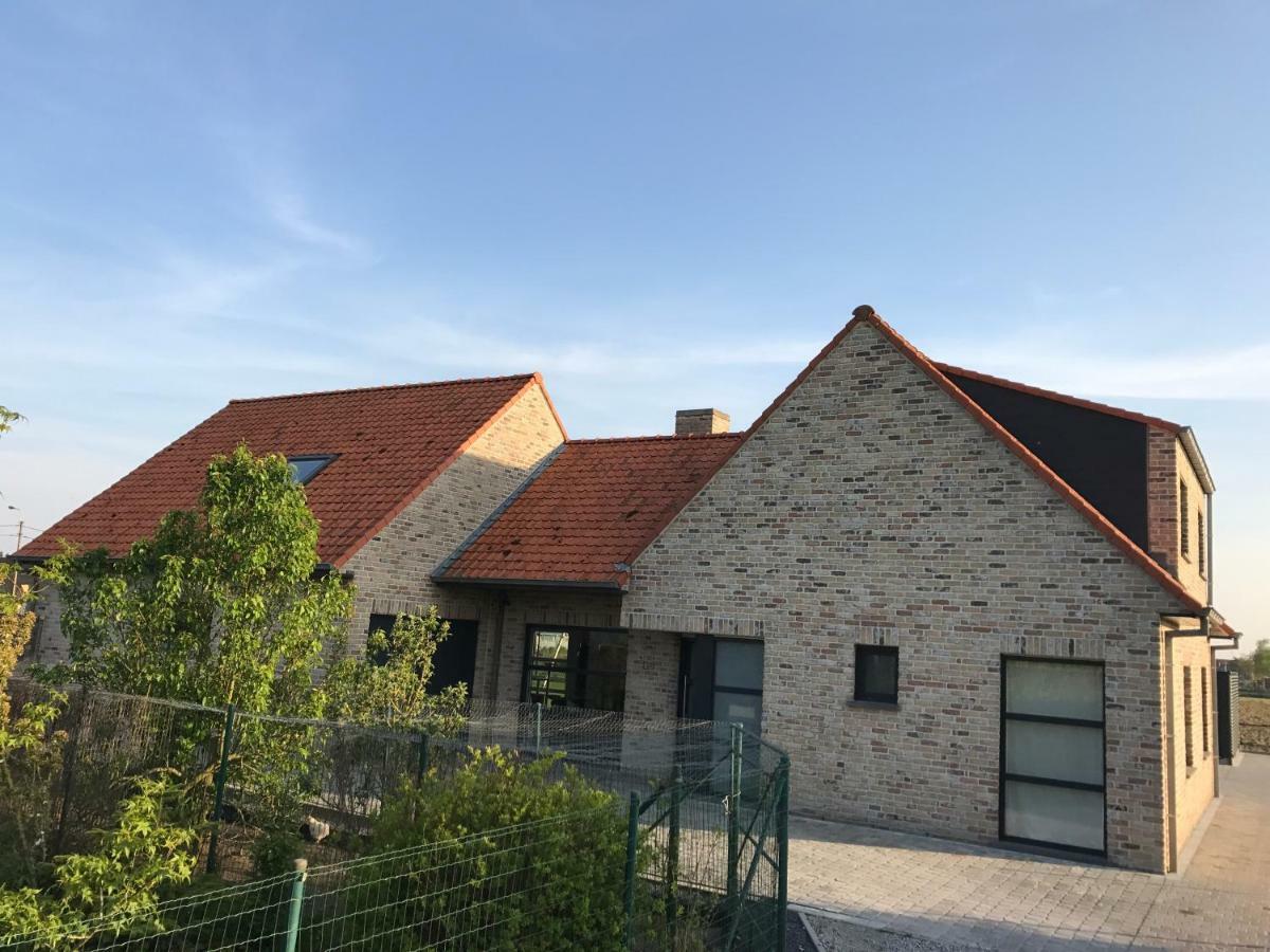 De Karaneel Villa Mangelaar Bagian luar foto